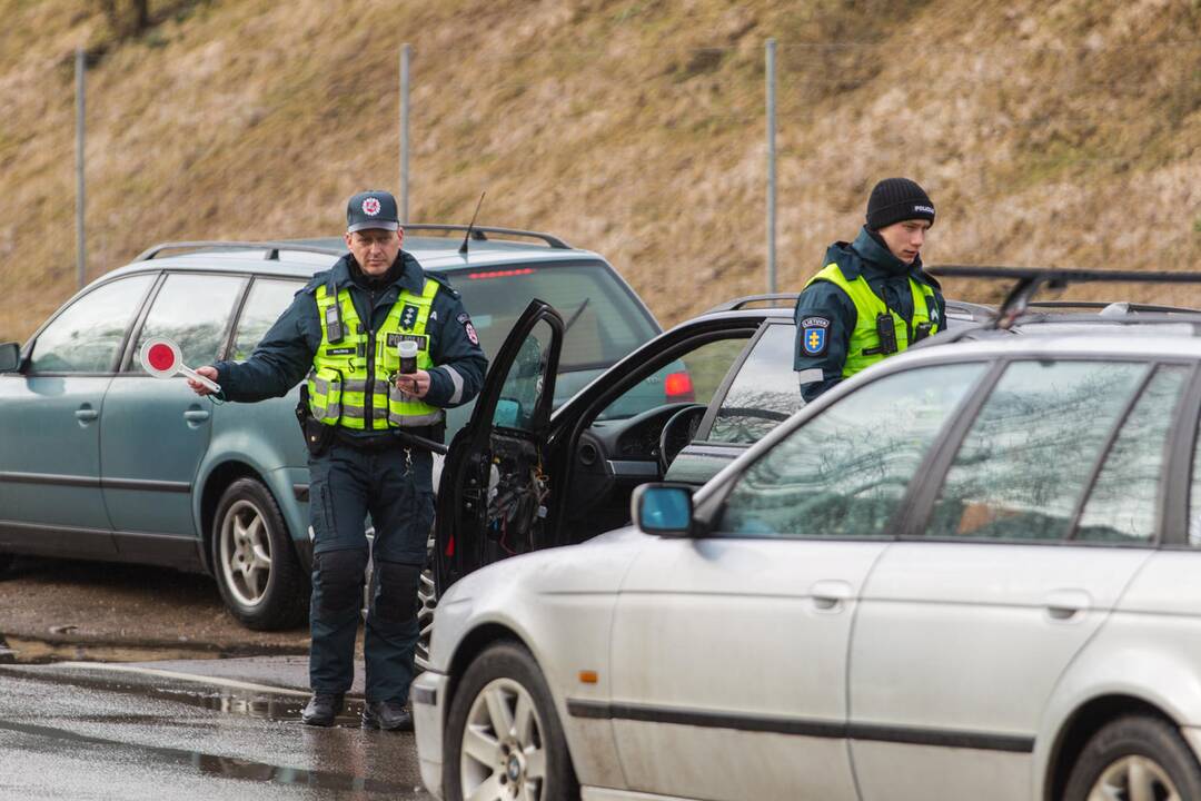 Policijos reidas Piliakalnio gatvėje