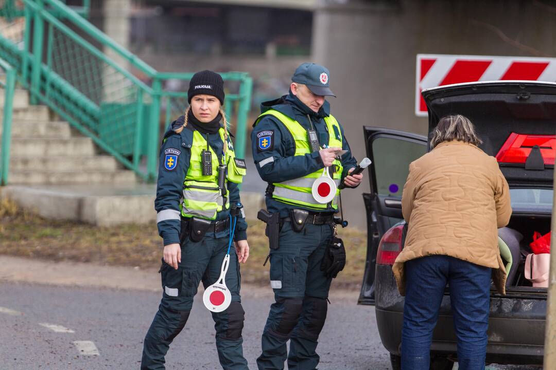 Policijos reidas Piliakalnio gatvėje