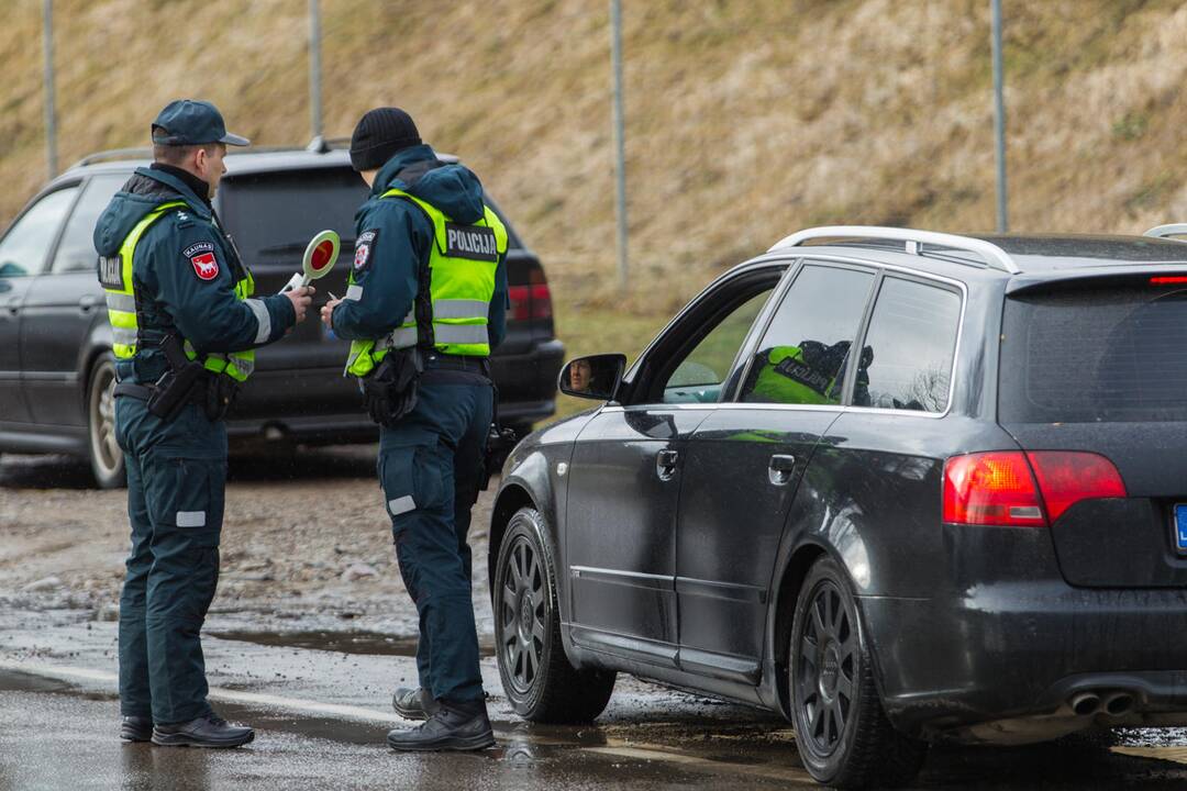 Policijos reidas Piliakalnio gatvėje