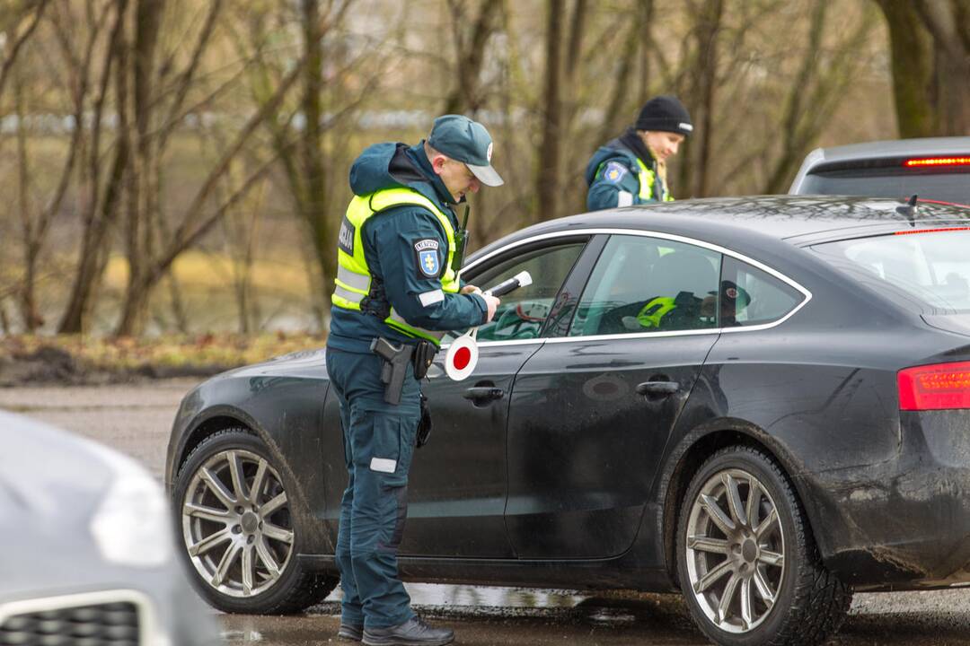 Policijos reidas Piliakalnio gatvėje