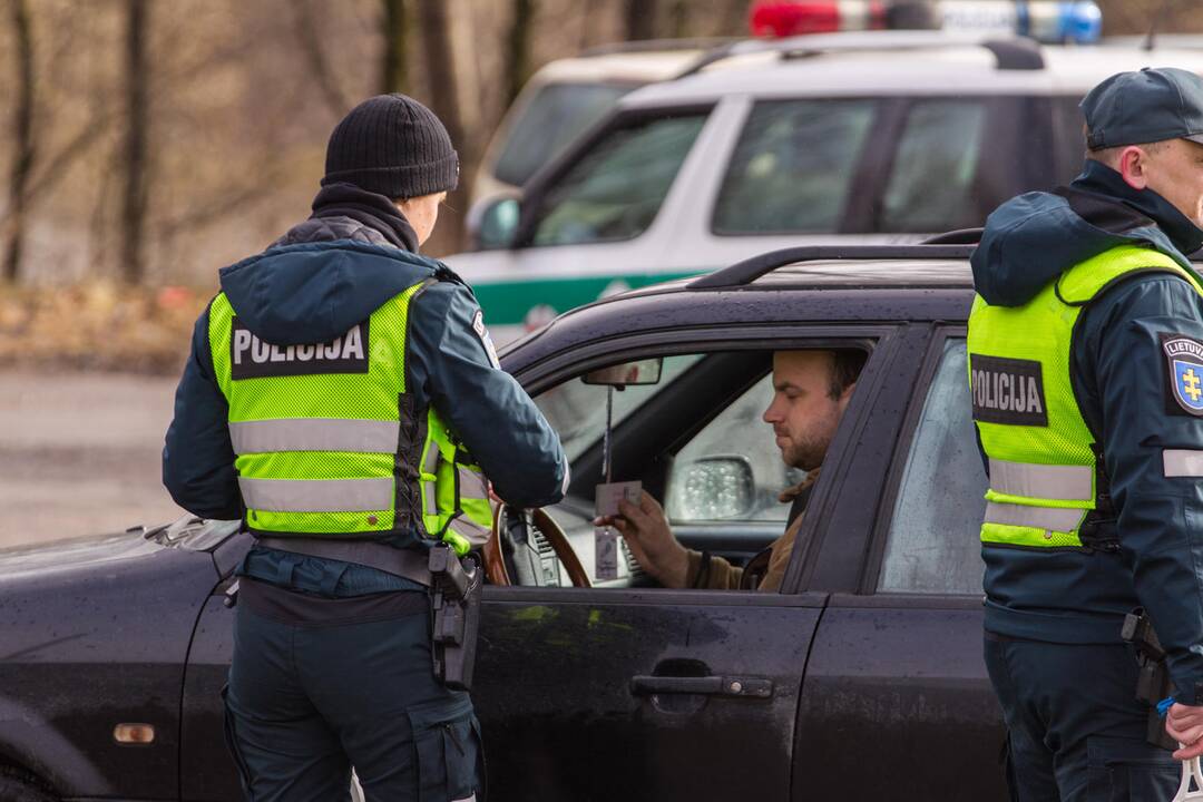 Policijos reidas Piliakalnio gatvėje