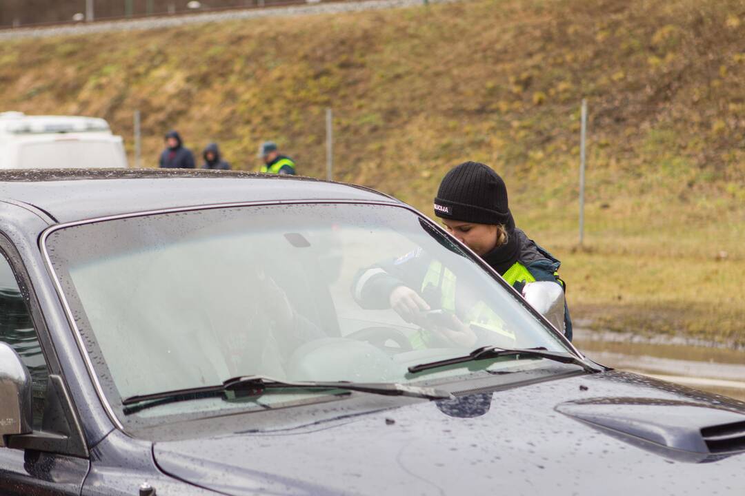 Policijos reidas Piliakalnio gatvėje