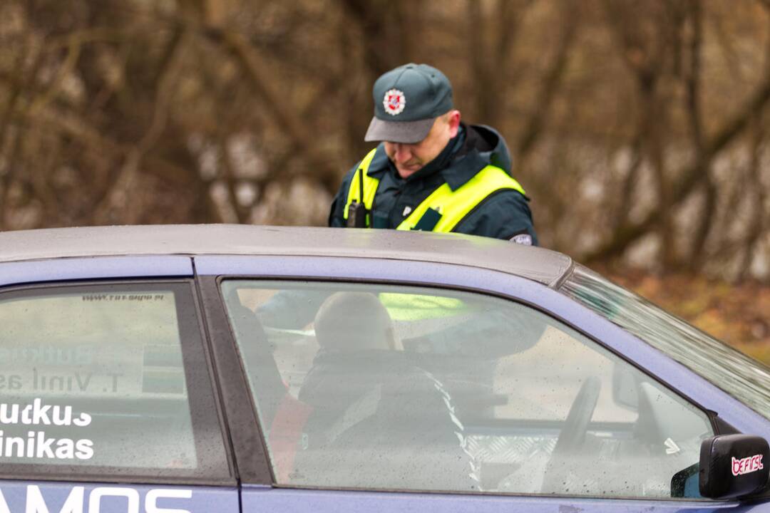 Policijos reidas Piliakalnio gatvėje