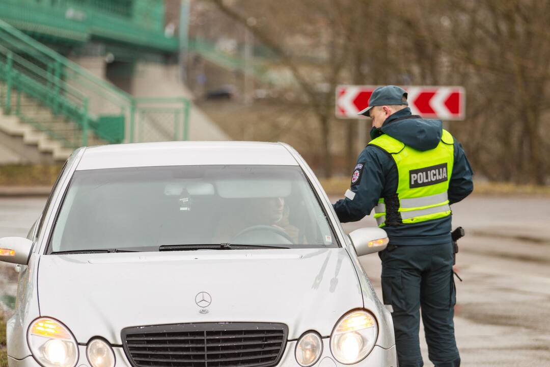 Policijos reidas Piliakalnio gatvėje