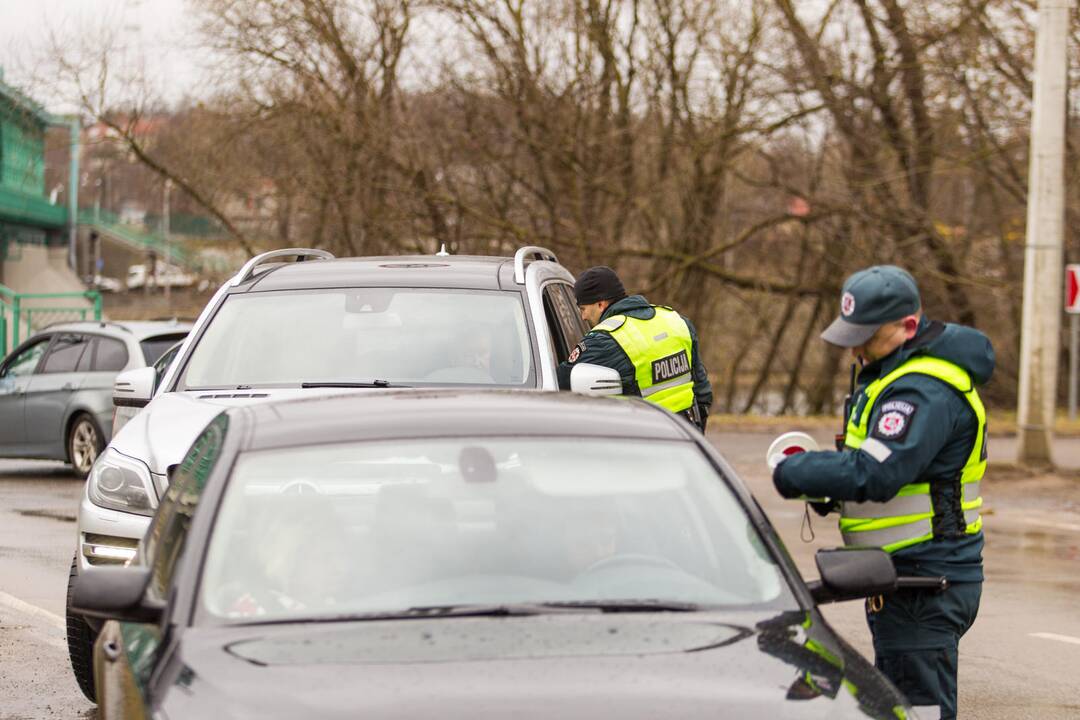 Policijos reidas Piliakalnio gatvėje