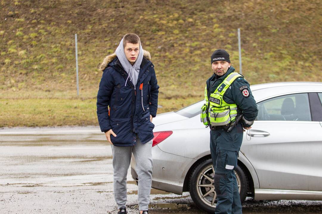 Policijos reidas Piliakalnio gatvėje