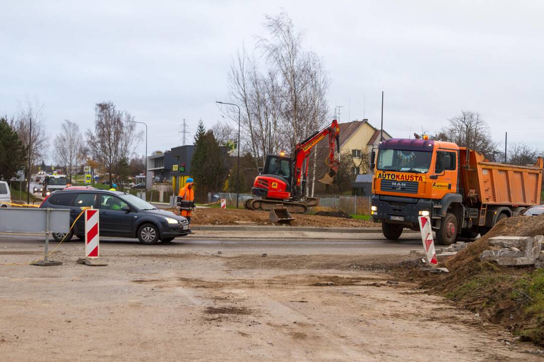 Automobilių eismas Amalių tuneliu