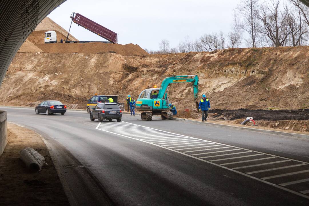 Automobilių eismas Amalių tuneliu