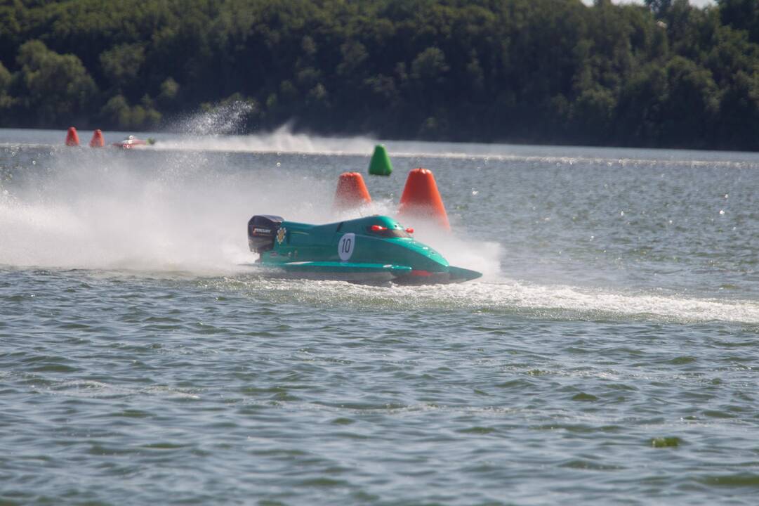 F-2 pasaulio čempionato pirmo etapo apdovanojimai