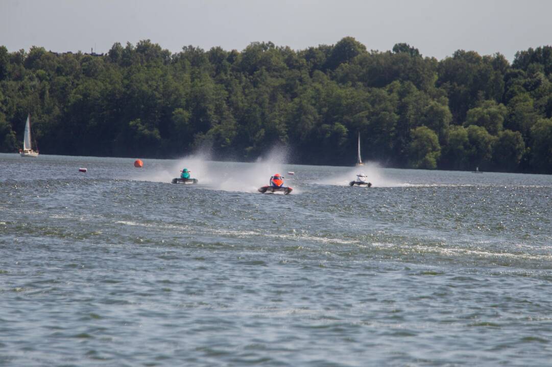 F-2 pasaulio čempionato pirmo etapo apdovanojimai