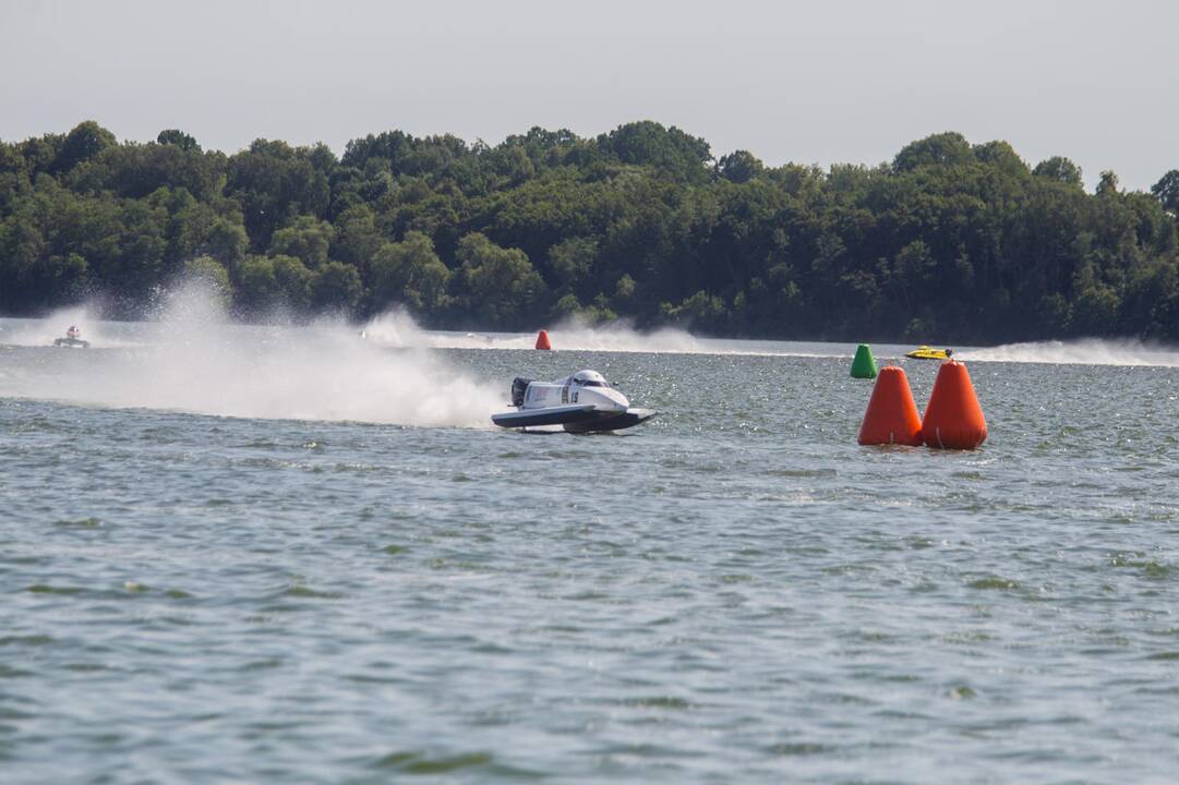 F-2 pasaulio čempionato pirmo etapo apdovanojimai