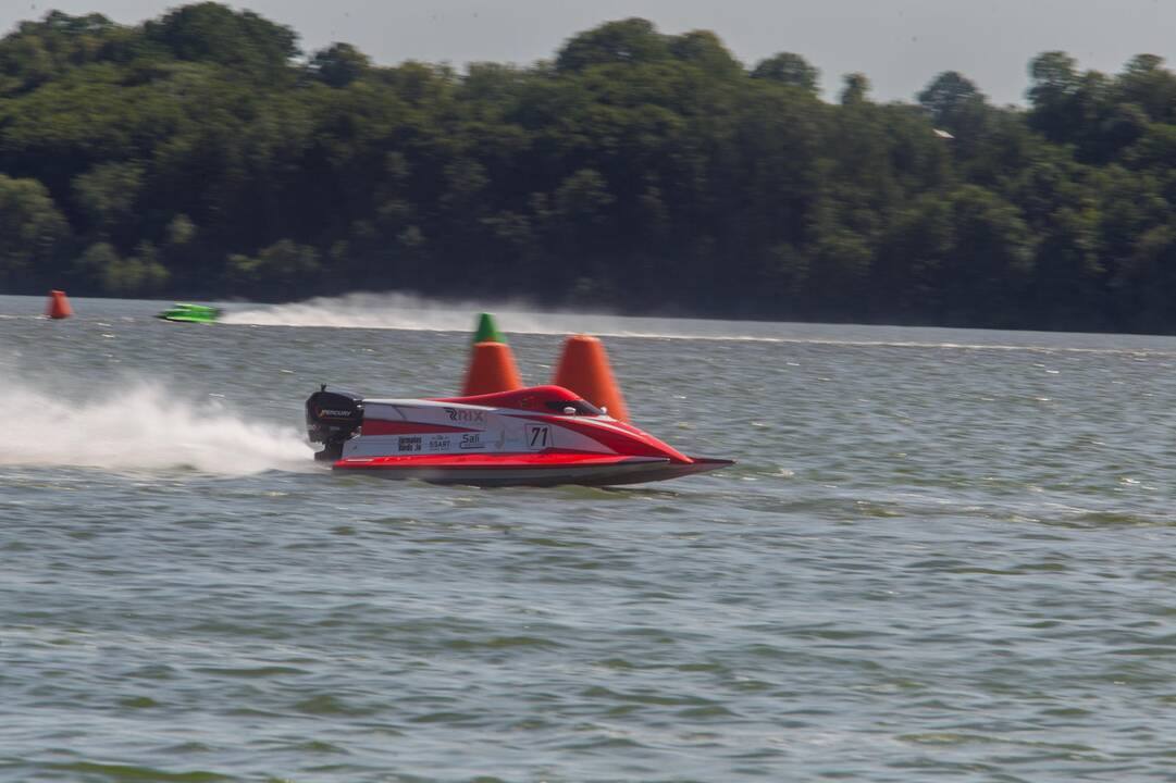 F-2 pasaulio čempionato pirmo etapo apdovanojimai