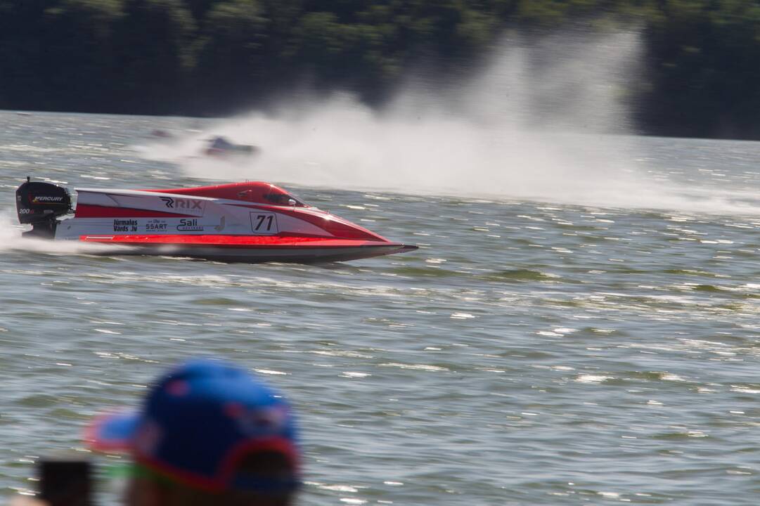 F-2 pasaulio čempionato pirmo etapo apdovanojimai