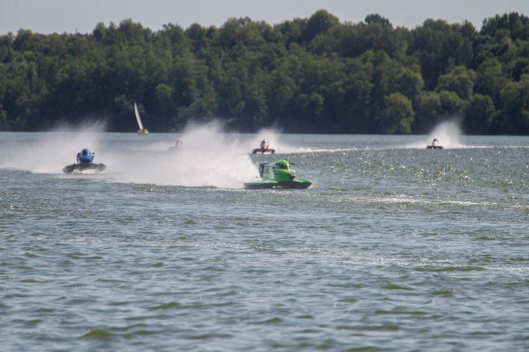 F-2 pasaulio čempionato pirmo etapo apdovanojimai