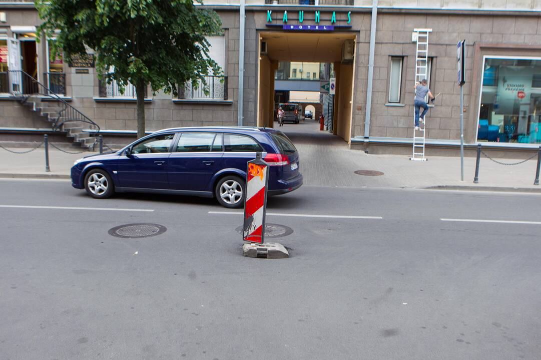 Įgriuvos Kauno gatvėse