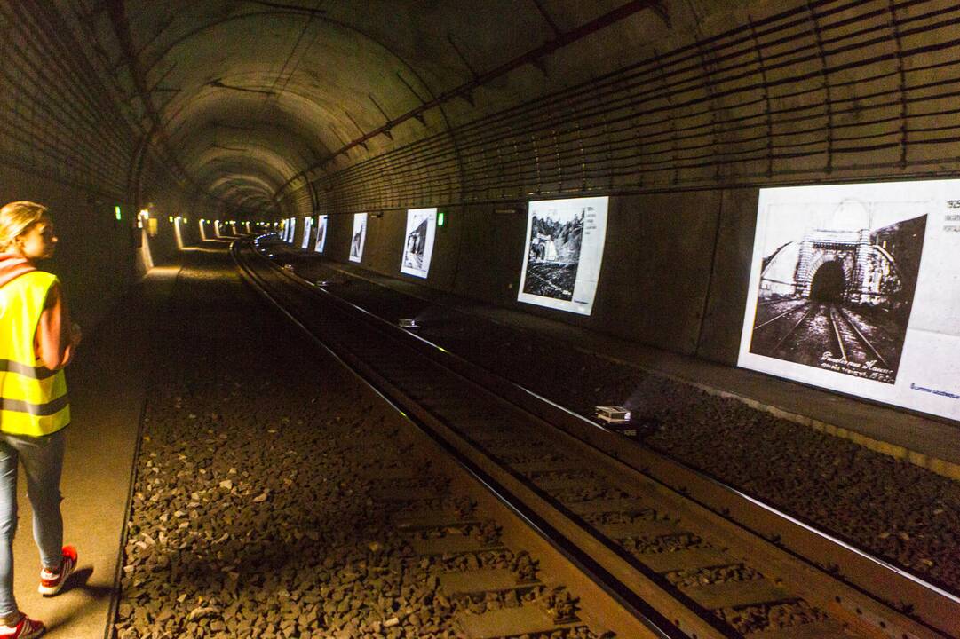 Inovatyvi ekspozicija Kauno geležinkelio tunelyje