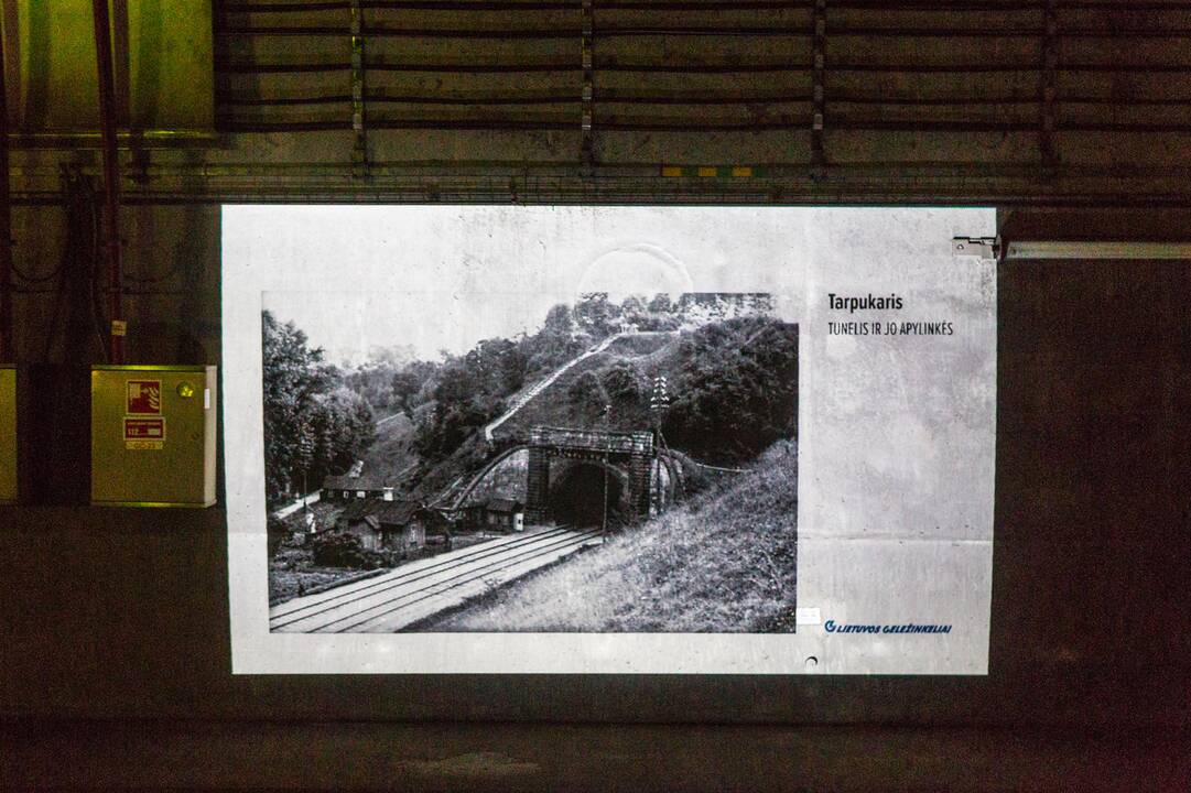 Inovatyvi ekspozicija Kauno geležinkelio tunelyje