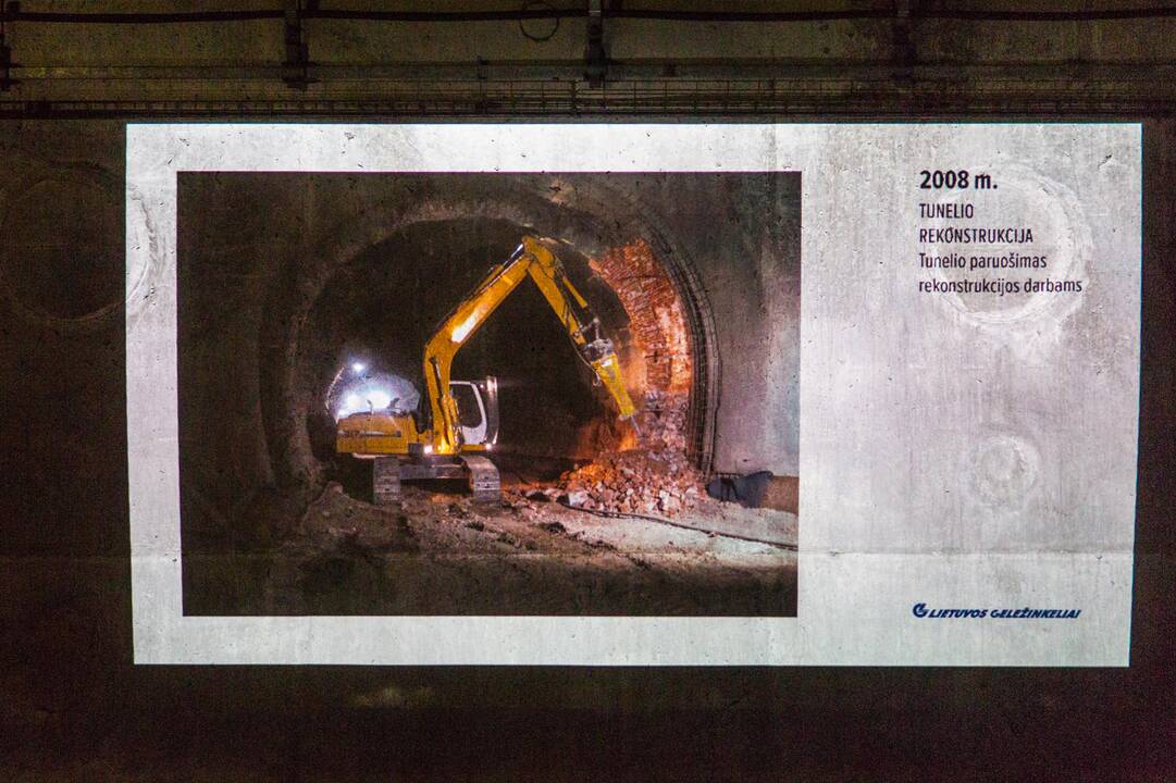 Inovatyvi ekspozicija Kauno geležinkelio tunelyje