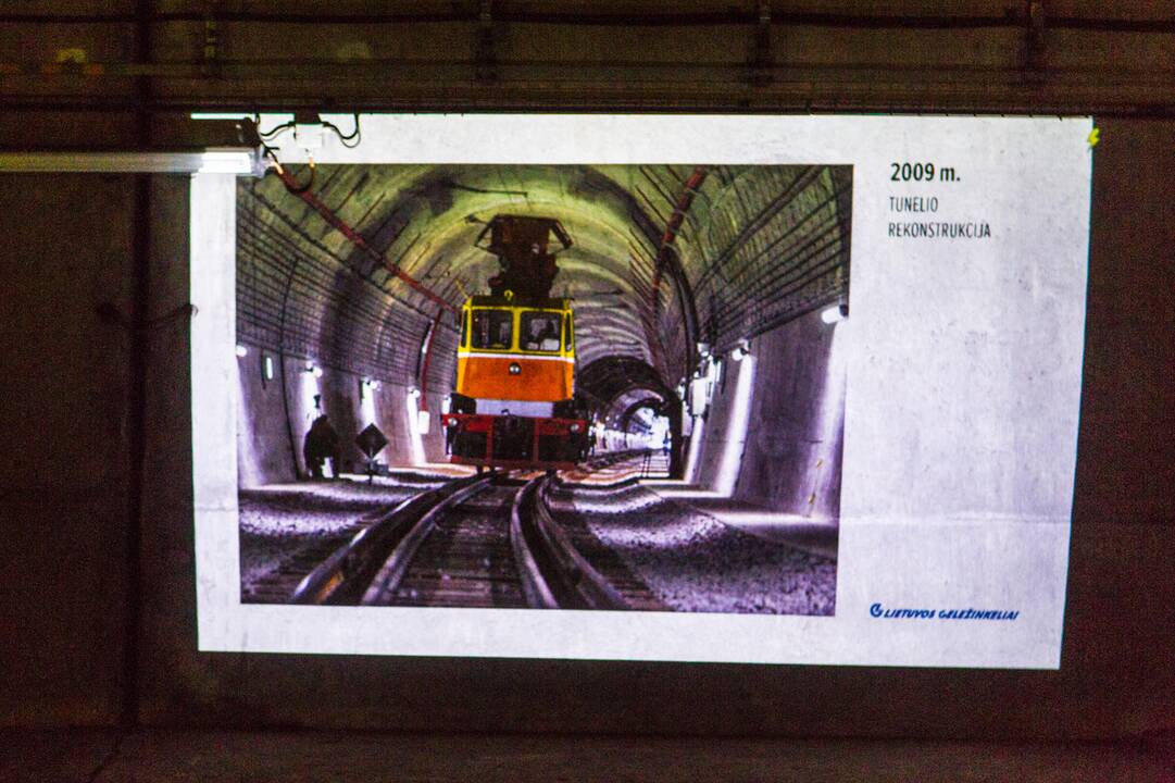 Inovatyvi ekspozicija Kauno geležinkelio tunelyje
