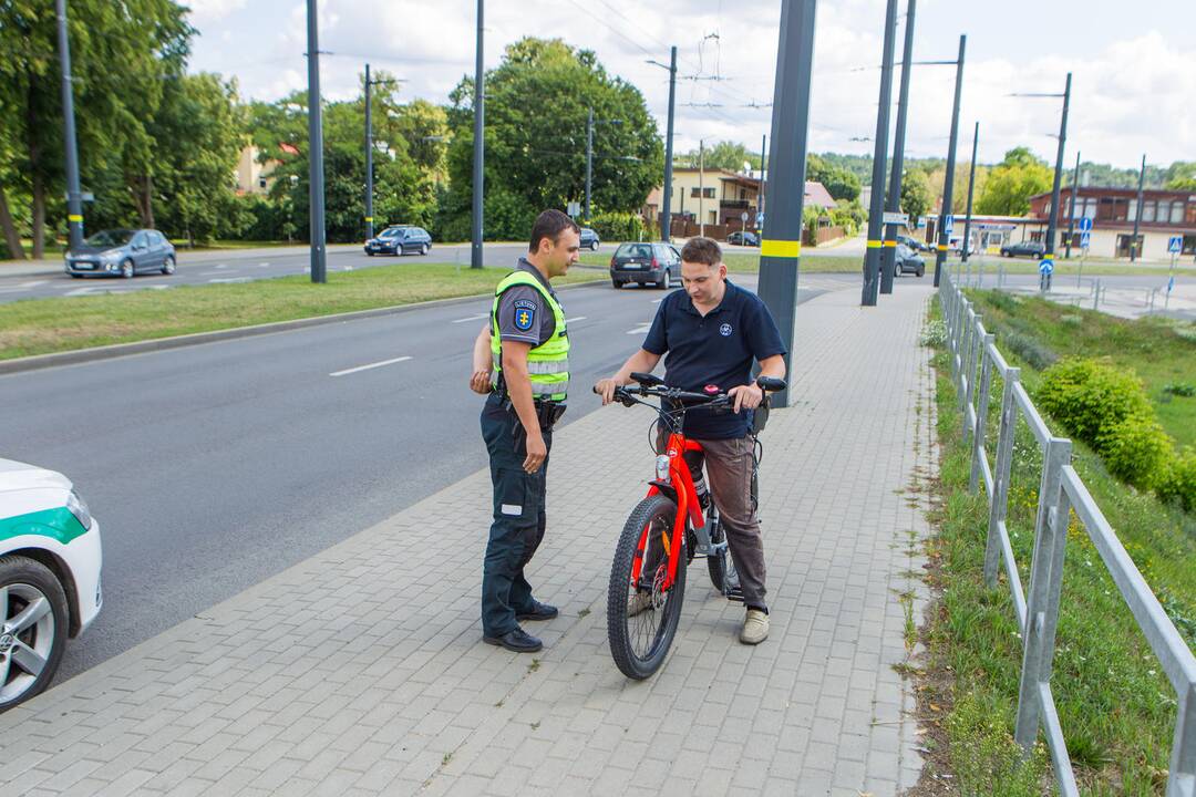 Per reidą – dėmesys dviratininkams ir paspirtukininkams