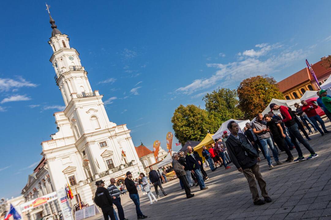 Kauno senamiestyje startavo ralis „Aplink Lietuvą 2019“ 