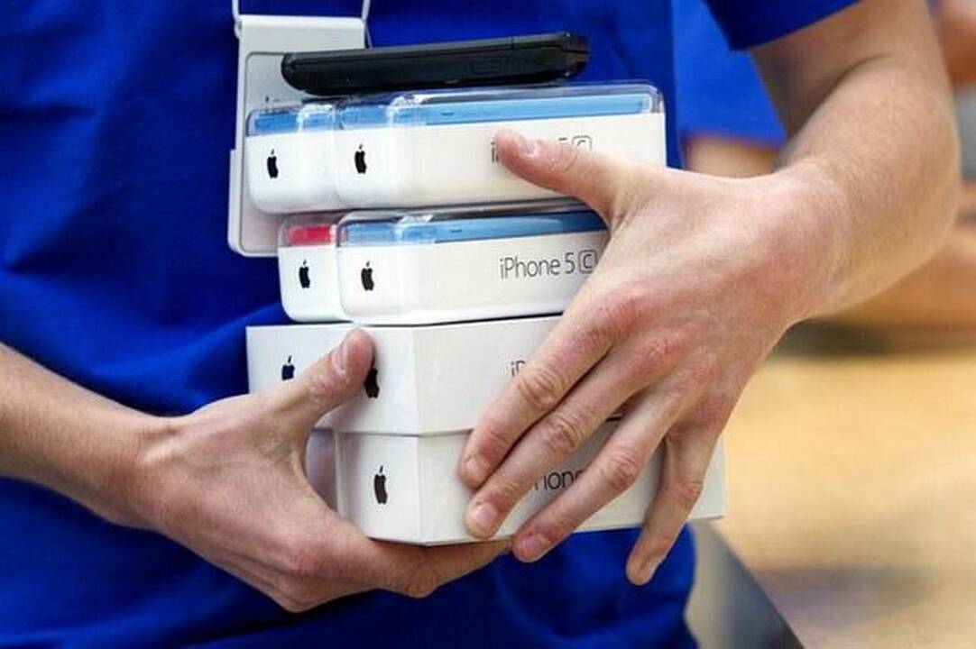 Prognozės sutrintos į miltus: iPhone 5S ir iPhone 5C pardavimai muša rekordus