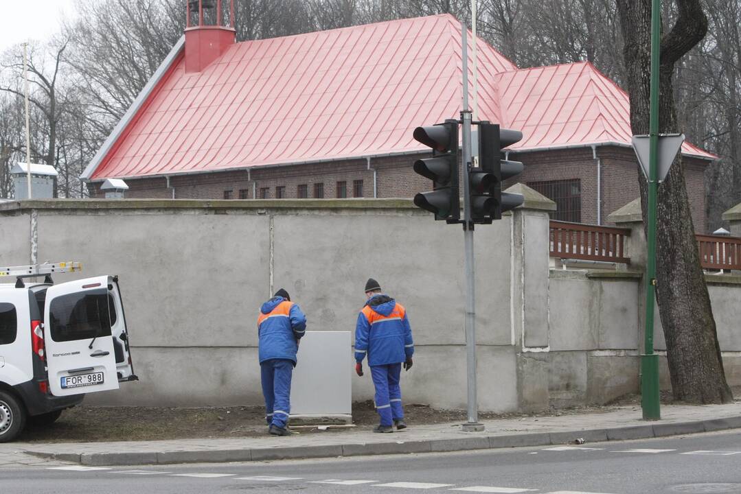 Šviesoforas Liepų ir Trilapio gatvių sankryžoje neveikė nuo gruodžio vidurio.