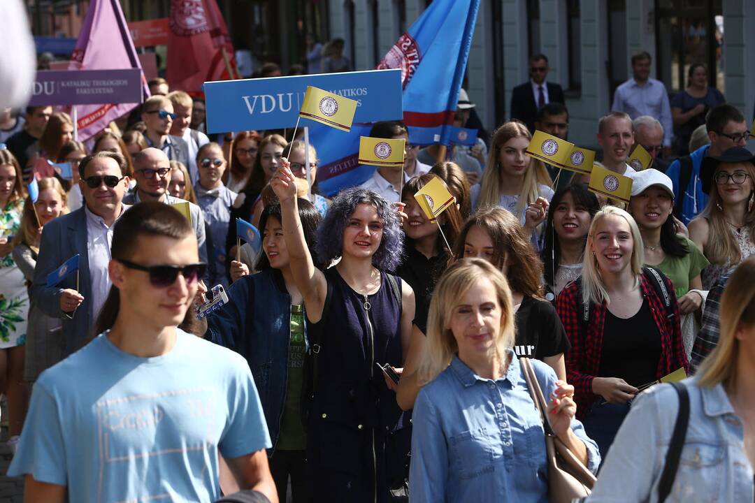 Mokslo metų pradžia miestą pripildė klegesio