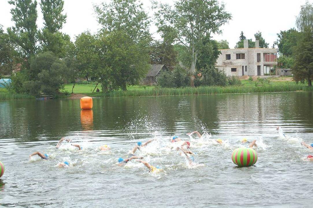 Triatlono entuziastai skelbia šimto „geležinių žmonių“ paiešką