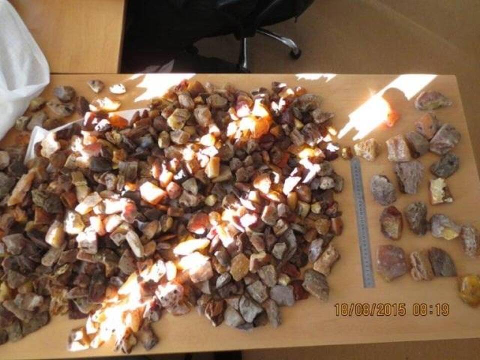 Nidos kelio poste sulaikyta gintaro kontrabanda