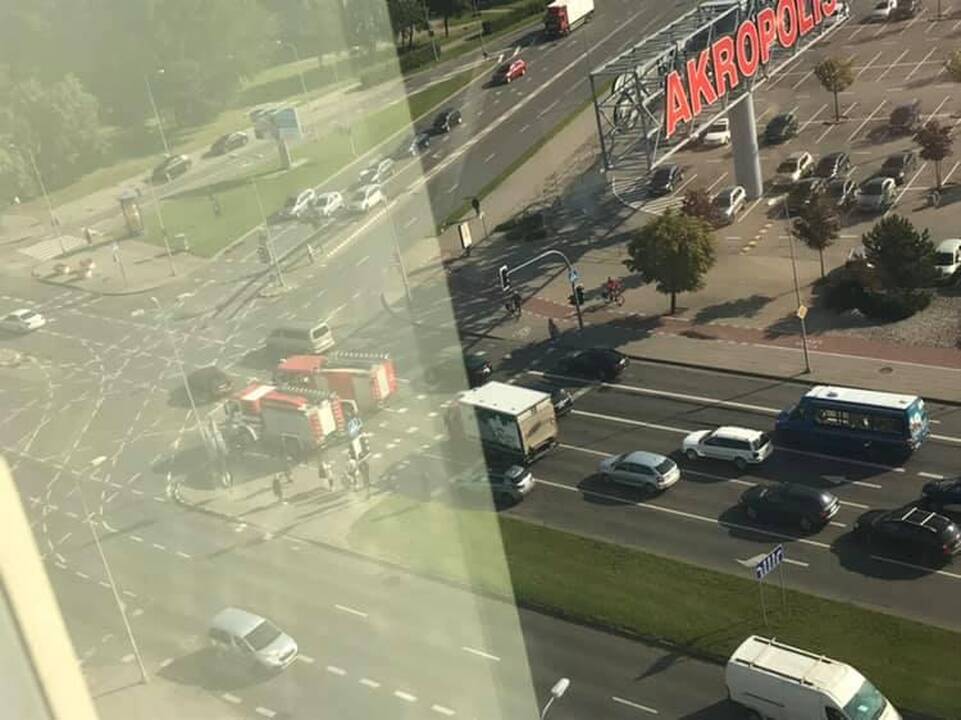 Klaipėdoje prie „Akropolio“ girtas vairuotojas sukėlė avariją