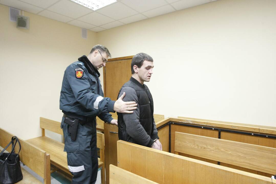 Anksčiau už žmogaus sužalojimą ir vagystes teistas A.Vaitkus šį kartą kaltinamas žmogžudyste.