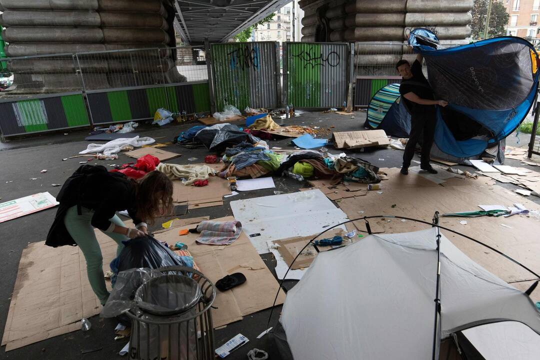 Iš JK į Prancūziją išvyko humanitarinės pagalbos vilkstinė