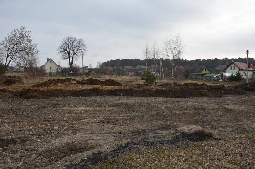 Šiukšlyno vietoje – žaidimų aikštelė