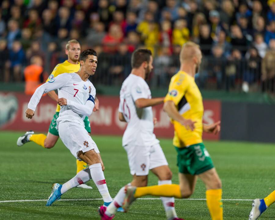 Futbolas: Lietuva – Portugalija 1:5