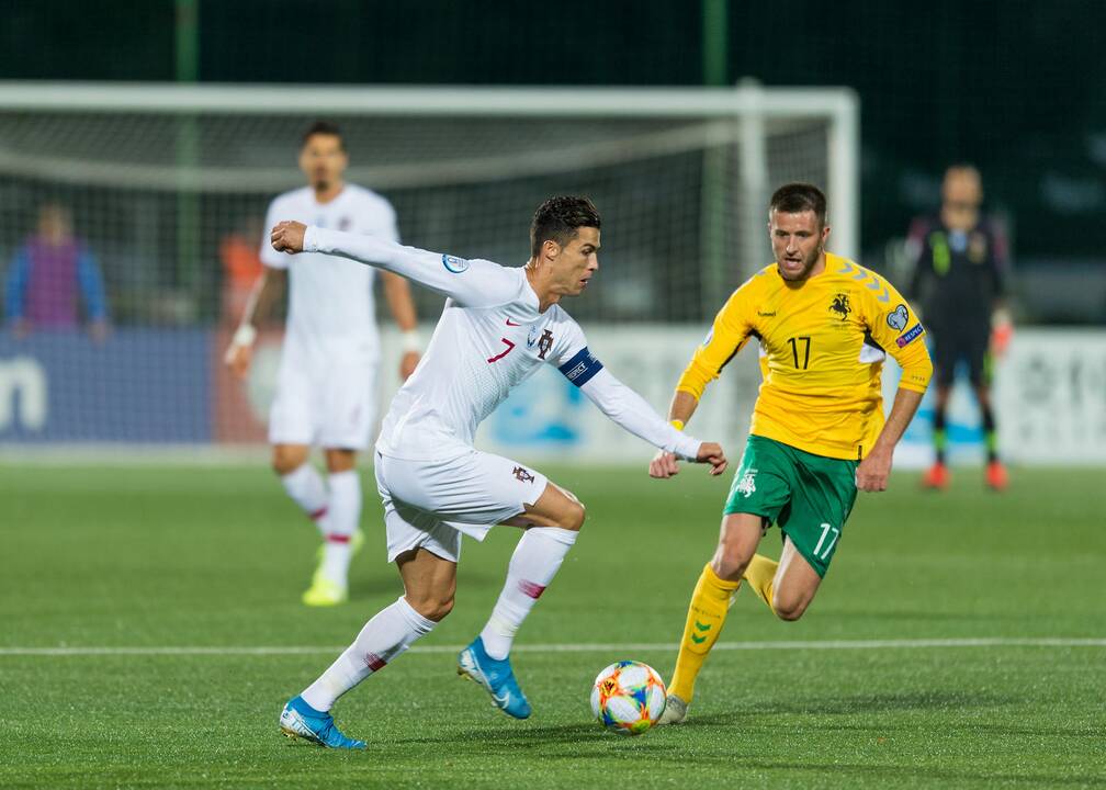 Futbolas: Lietuva – Portugalija 1:5
