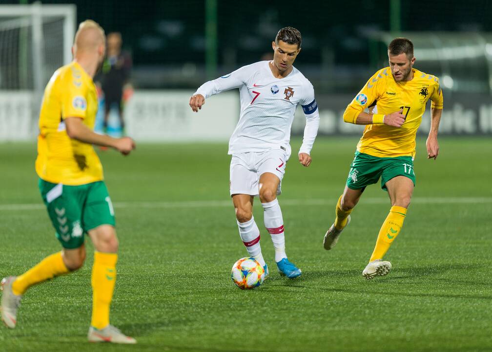 Futbolas: Lietuva – Portugalija 1:5