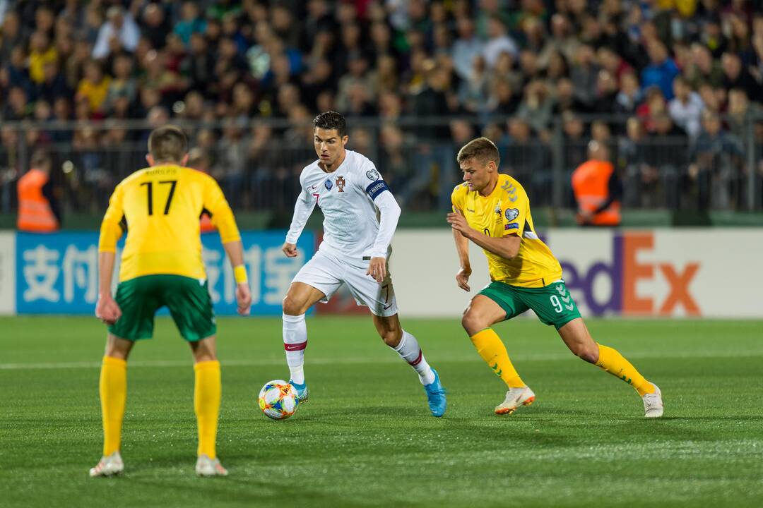 Futbolas: Lietuva – Portugalija 1:5