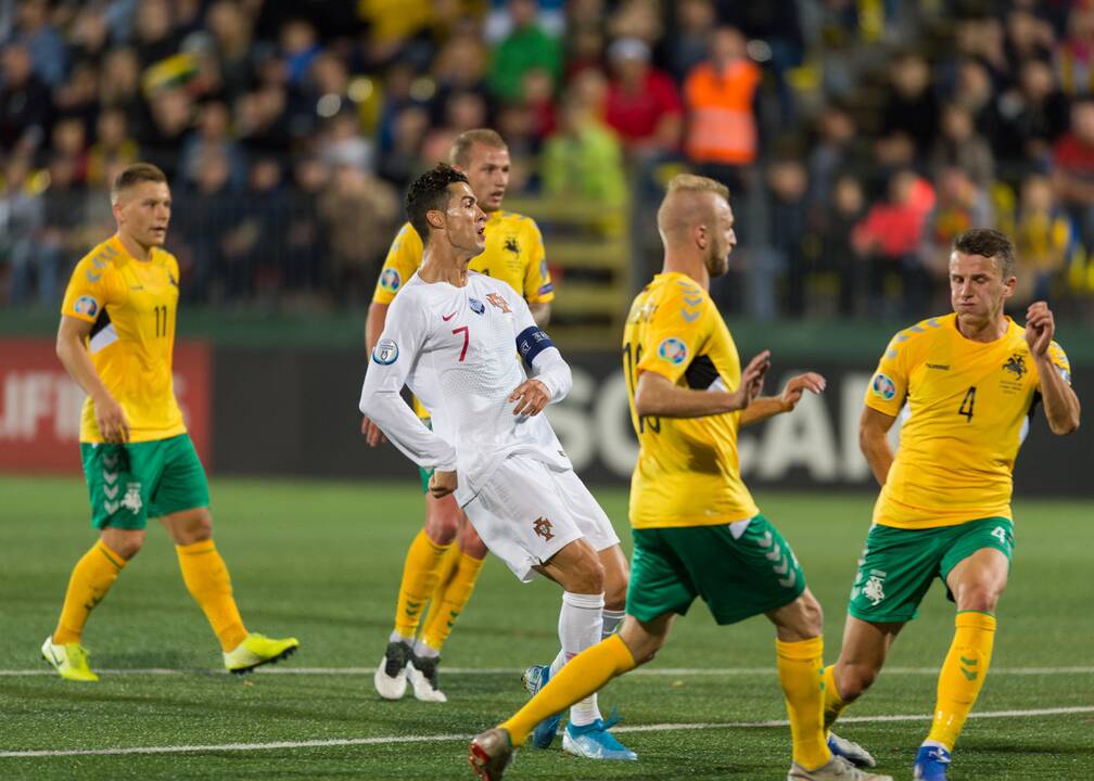 Futbolas: Lietuva – Portugalija 1:5