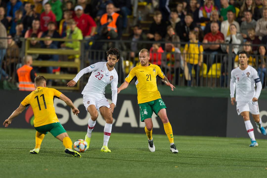 Futbolas: Lietuva – Portugalija 1:5