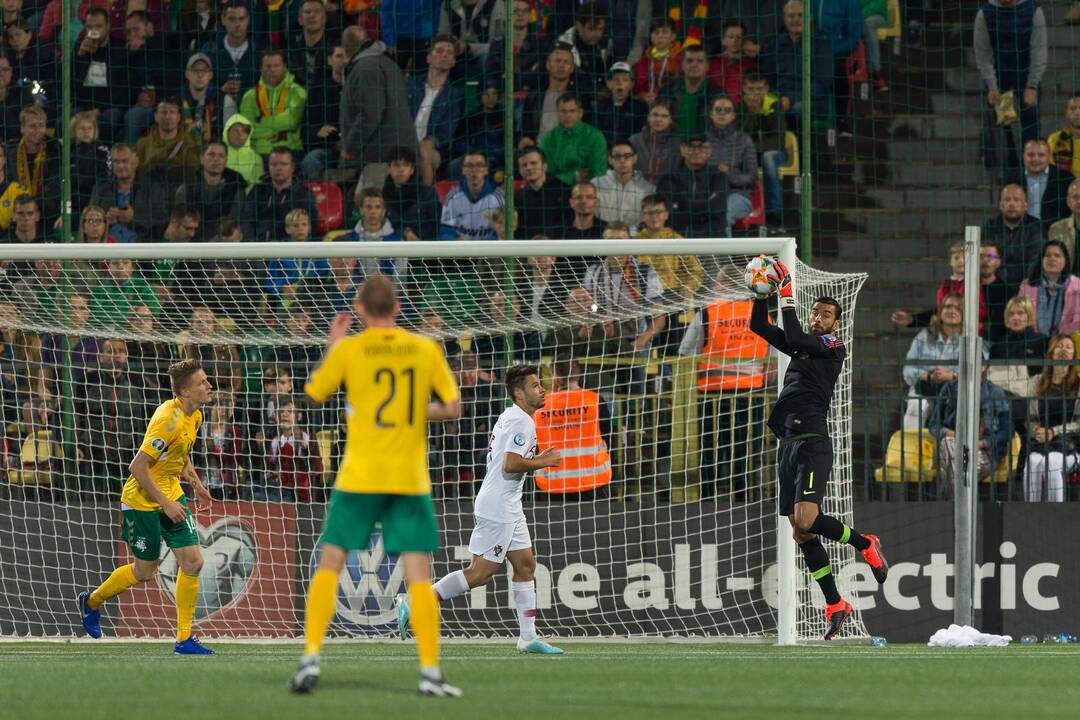 Futbolas: Lietuva – Portugalija 1:5