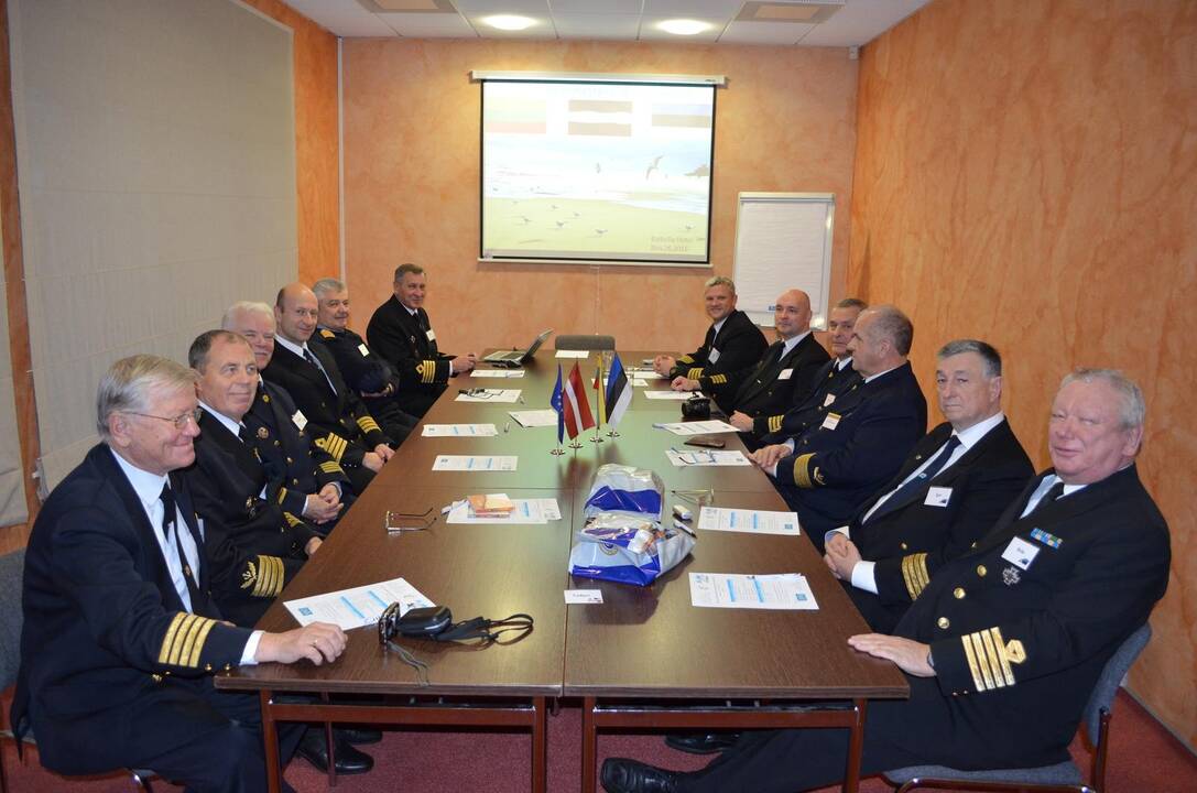 Bendravimas: rytinės Baltijos šalių jūrų kapitonų susitikimas Rygoje.