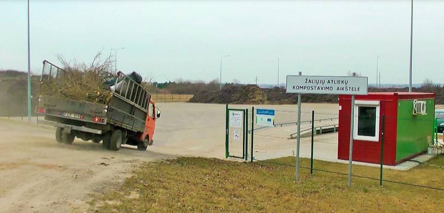 „Glaudėnų žaliųjų atliekų surinkimo aikštelėje nemokamai priimamos žaliosios atliekos“.