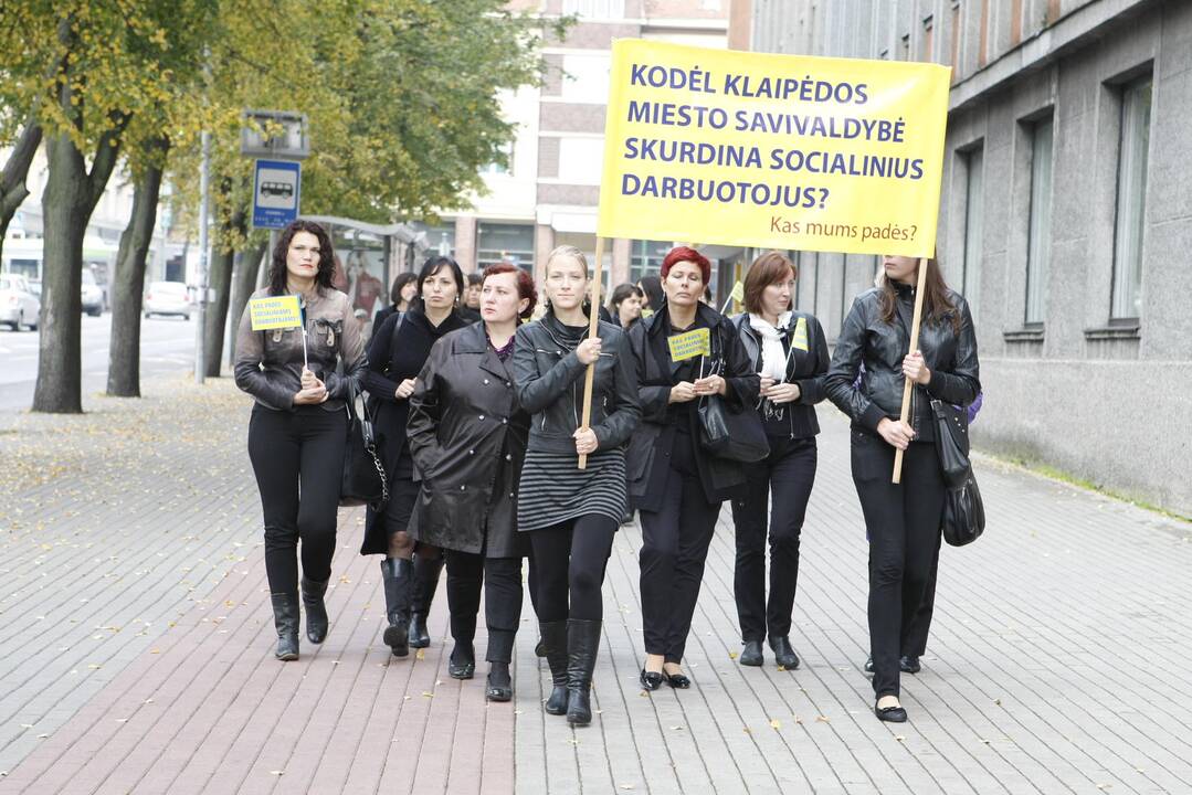 Vienijasi: jau bandę į save atkreipti dėmesį socialiniai darbuotojai vėl bursis kartu.