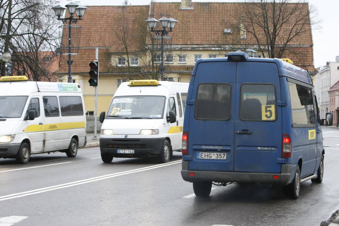 Kai kuriuose maršrutiniuose taksi keleiviai pasigedo informacijos apie kainų pokyčius.