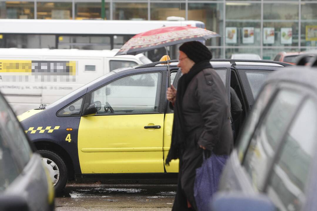 Taksi automobilyje rastas vyro lavonas