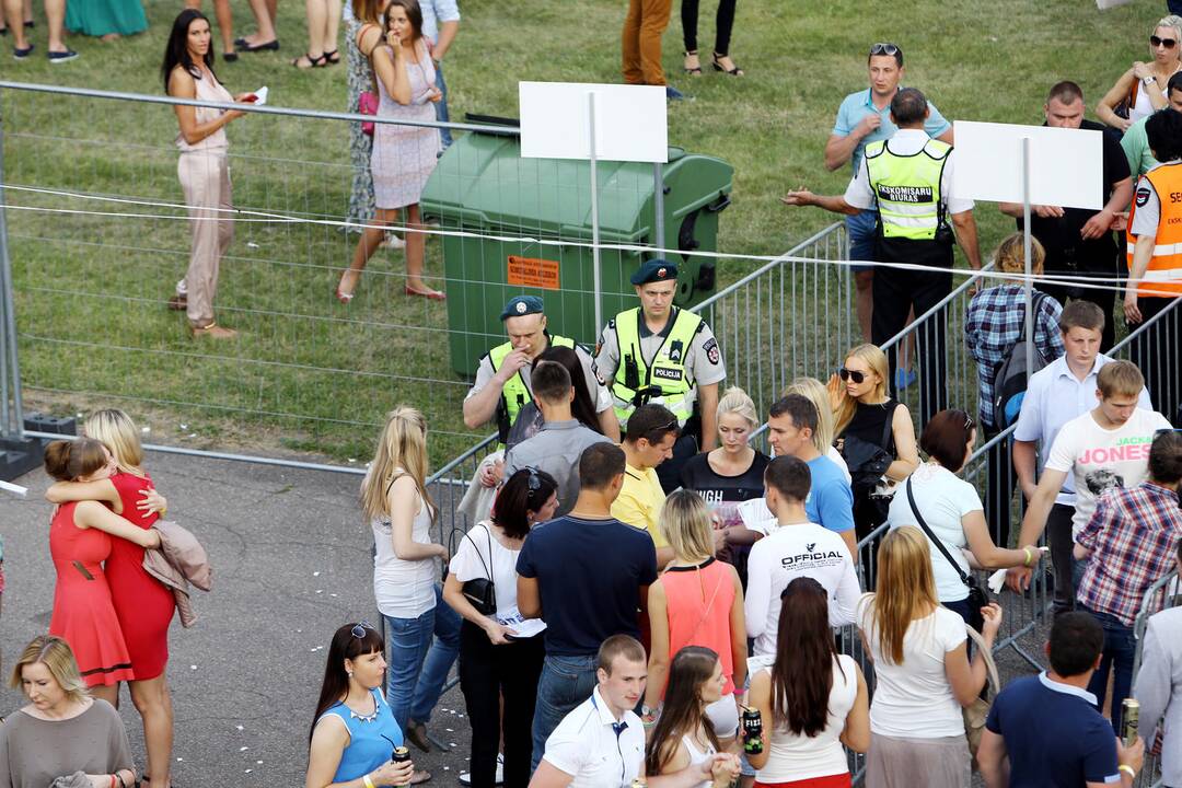 Įkarštis: SEL grupės gerbėjus policijai teko tramdyti ir paties renginio metu.