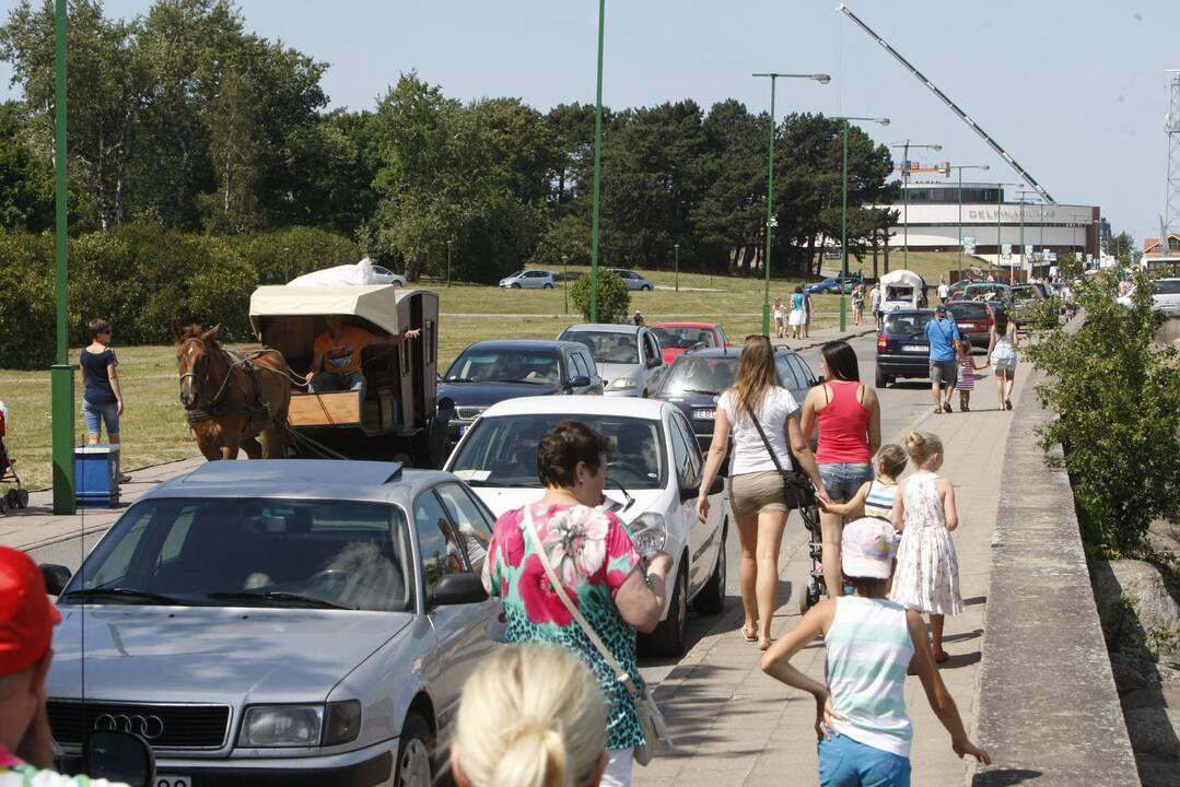 Planai: automobilių stovėjimą bus siūloma apmokestinti ir Smiltynėje.