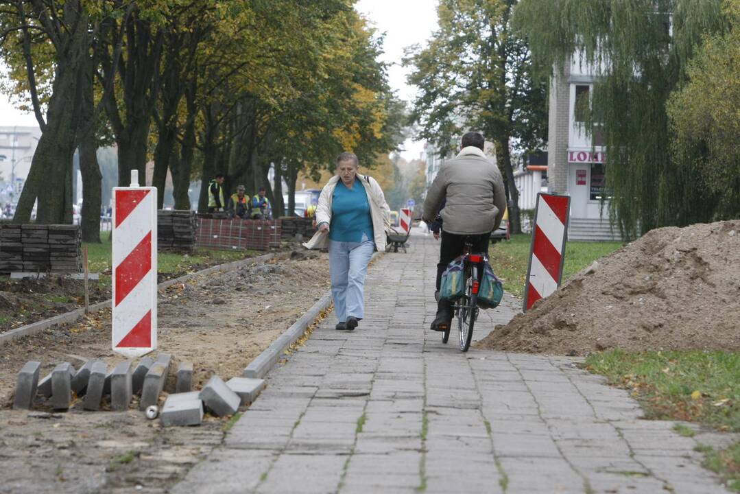 Vertinimas: kai kurių klaipėdiečių nuomone, pėstieji iš savo šaligatvio pusės pereis į atnaujintą dviračių taką, o tai gali sukelti kivirčų.