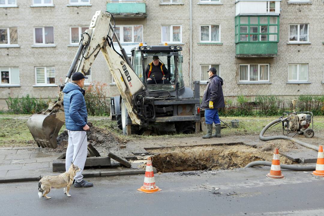 Rumpiškės gatvėje trūko vamzdis